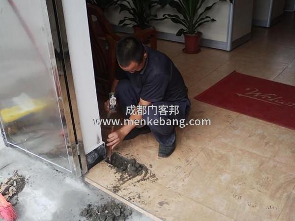 自動玻璃門怎么調(diào)節(jié)縫隙,玻璃門怎么調(diào)節(jié)縫隙圖